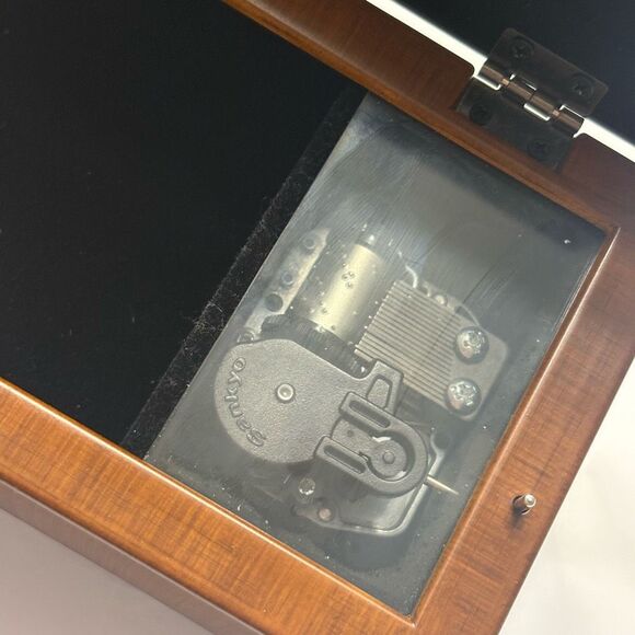 Sankyo Wood Rope Trim Jewelry Picture Music Box Plays Thats What Friends Are For - Picture 14 of 14